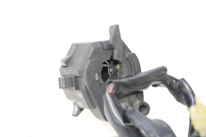 photo de LEFT SWITCH KAWASAKI GPX F ZX750F 750 (1986 - 1990) - Technical close-up