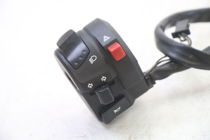 photo de LEFT SWITCH SUZUKI GSR 750 (2011 - 2017) - Component detail