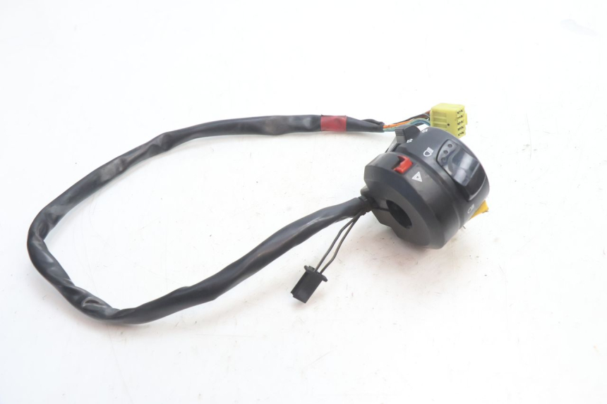 photo de LEFT SWITCH SUZUKI GSR 600 (2005 - 2012) - Technical close-up