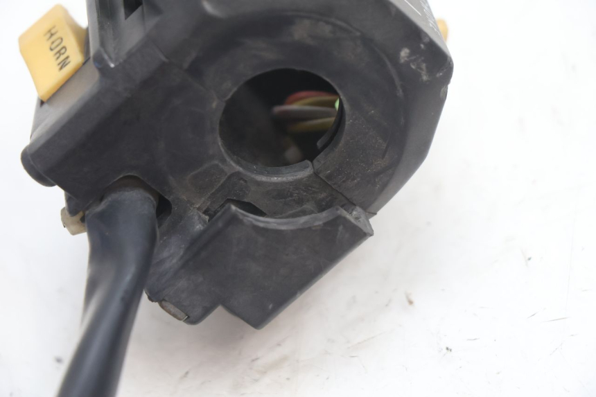 photo de LEFT SWITCH SUZUKI GSX F GSXF 750 (1988 - 1998) - Fixing points details