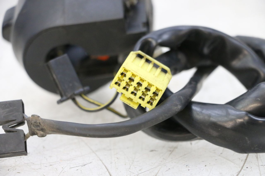 photo de LEFT SWITCH SUZUKI GSXR GSX-R 1000 (2003 - 2004) - Technical close-up