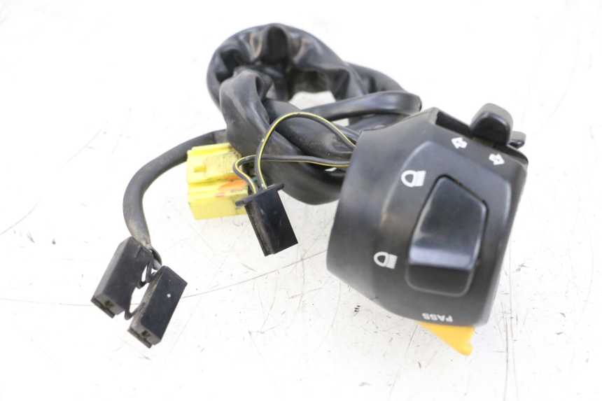 photo de LEFT SWITCH SUZUKI GSXR GSX-R 1000 (2003 - 2004) - Fixing points details