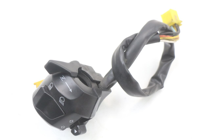 photo de LEFT SWITCH HYOSUNG GTR 125 (2006 - 2008) - Zoom on usage condition