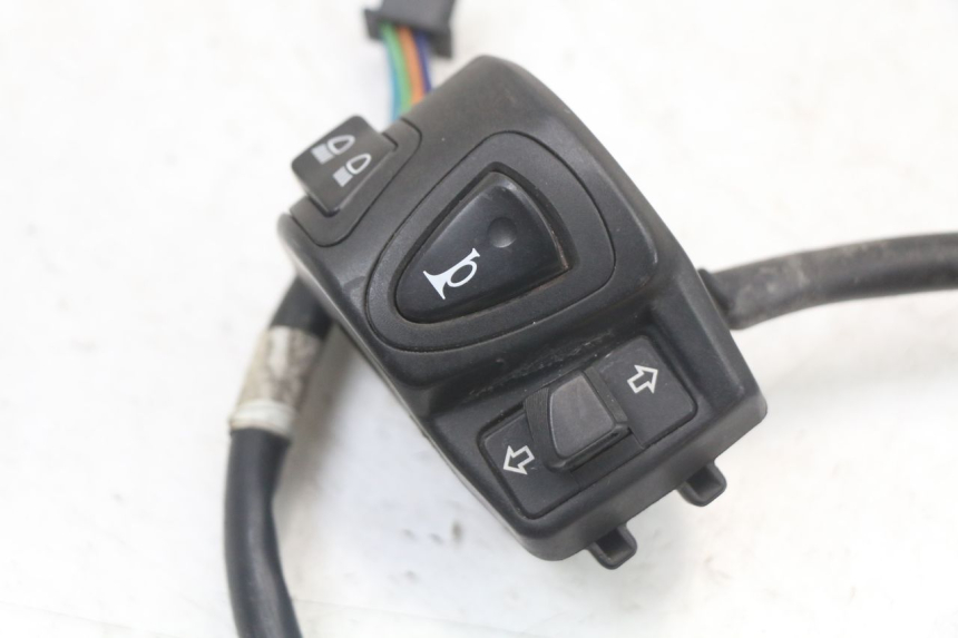 photo de LEFT SWITCH HONDA PCX (JF28) 125 (2009 - 2011) - Zoom on usage condition