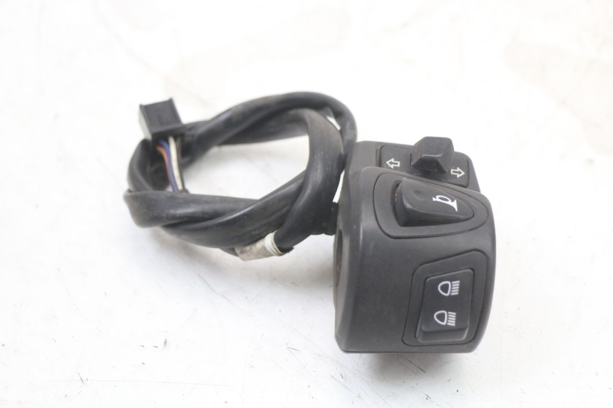 photo de LEFT SWITCH HONDA PCX (JF28) 125 (2009 - 2011) - Alternative perspective