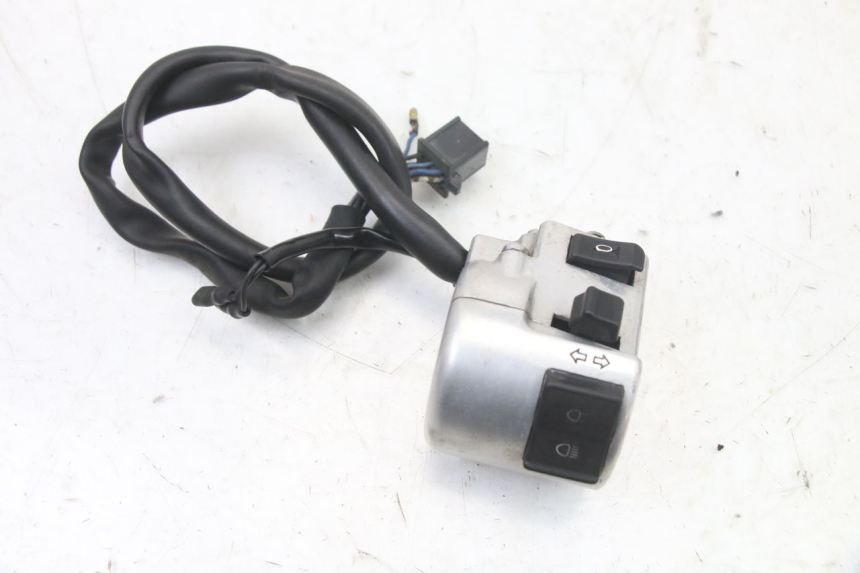photo de LEFT SWITCH HONDA VT C2 SHADOW 750 (1997 - 2001) - Zoom on usage condition