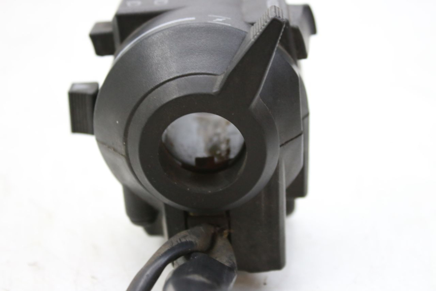 photo de LEFT SWITCH SYM HUSKY 125 (1999 - 2005) - Fixing points details