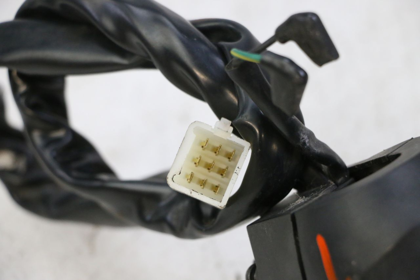 photo de LEFT SWITCH SYM JOYMAX 125 (2010 - 2017) - Alternative perspective