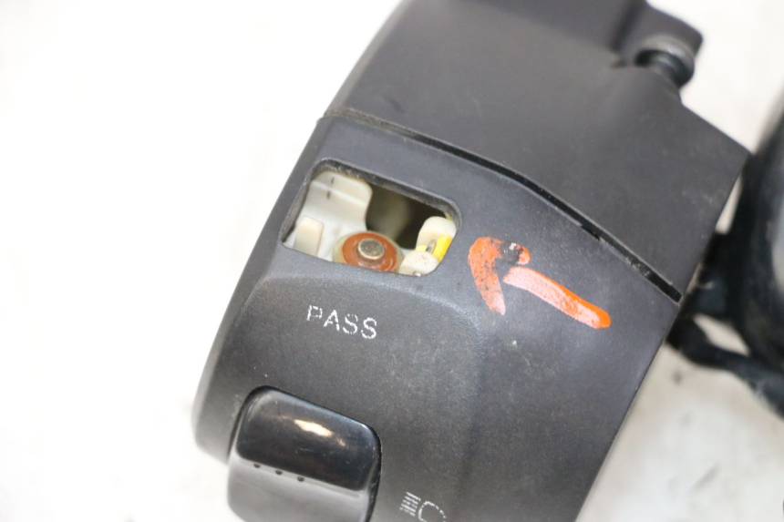 photo de LEFT SWITCH SYM JOYMAX 125 (2010 - 2017) - Surface and material condition