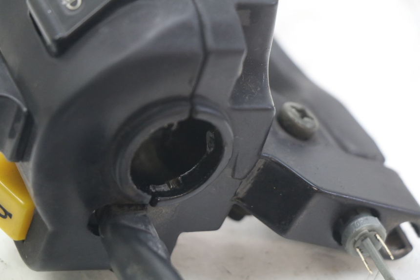 photo de LEFT HANDLEBAR SWITCH PEUGEOT KISBEE 2T 50 (2010 - 2017) - Alternative perspective