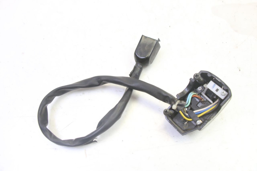 photo de LEFT HANDLEBAR SWITCH PEUGEOT KISBEE 2T 50 (2010 - 2017) - Zoom on usage condition
