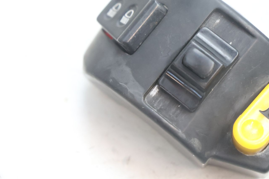 photo de LEFT HANDLEBAR SWITCH PEUGEOT KISBEE 2T 50 (2010 - 2017) - Alternative perspective