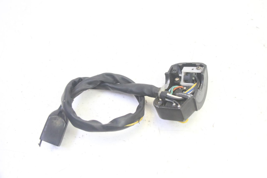 photo de LEFT HANDLEBAR SWITCH PEUGEOT KISBEE 4T 50 (2010 - 2017) - Technical close-up