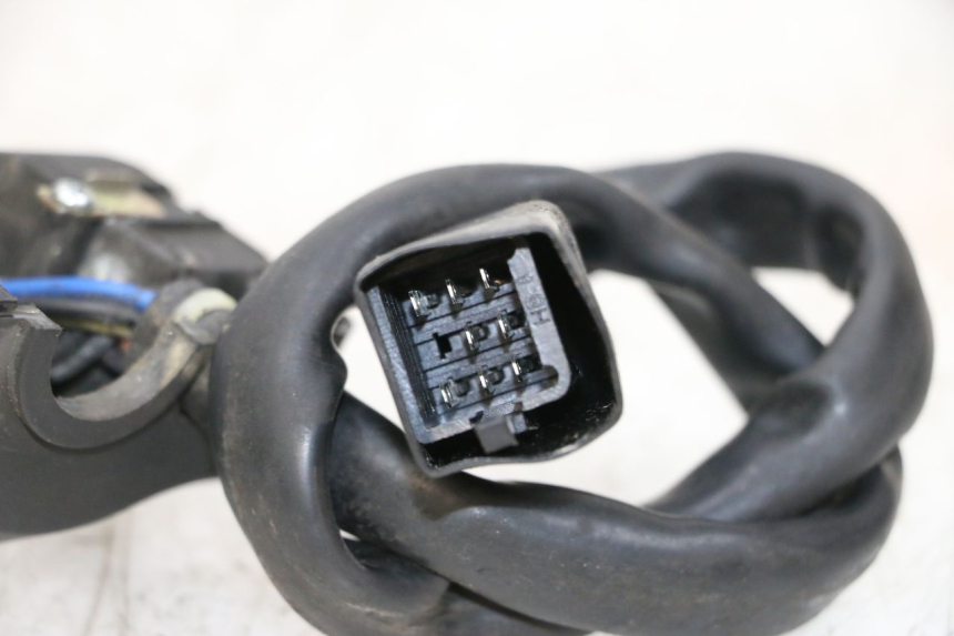 photo de LEFT HANDLEBAR SWITCH PEUGEOT KISBEE 4T 50 (2010 - 2017) - Zoom on usage condition