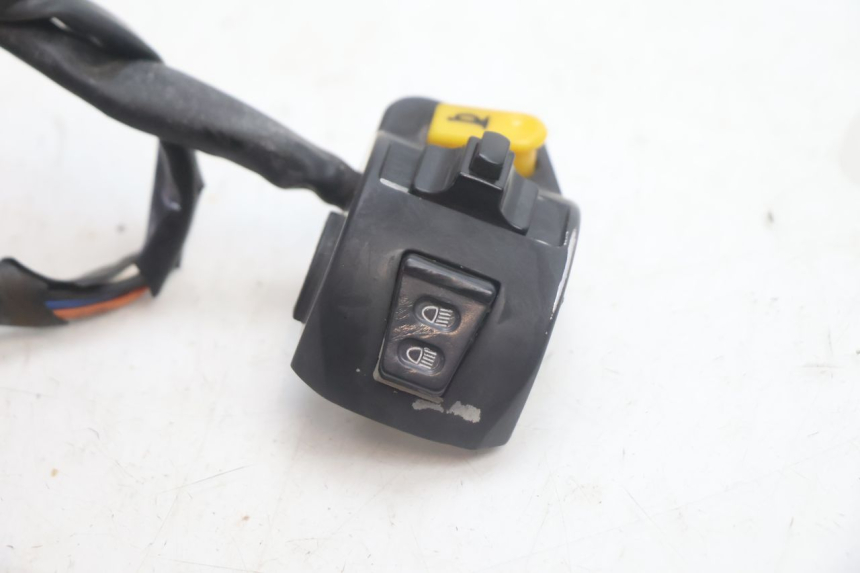 photo de LEFT HANDLEBAR SWITCH PEUGEOT KISBEE 4T 50 (2010 - 2017) - Alternative perspective