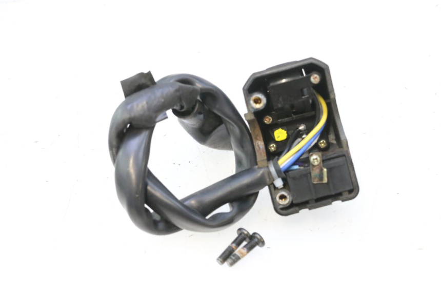 photo de LEFT SWITCH PEUGEOT KISBEE 4T 50 (2023 - 2026) - Zoom on usage condition