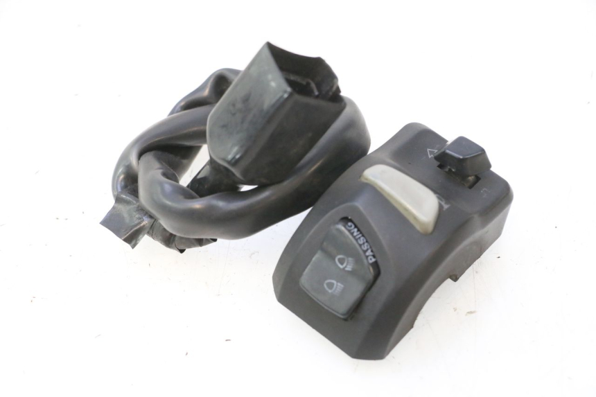 photo de LEFT SWITCH PEUGEOT KISBEE 4T 50 (2023 - 2026) - Technical close-up