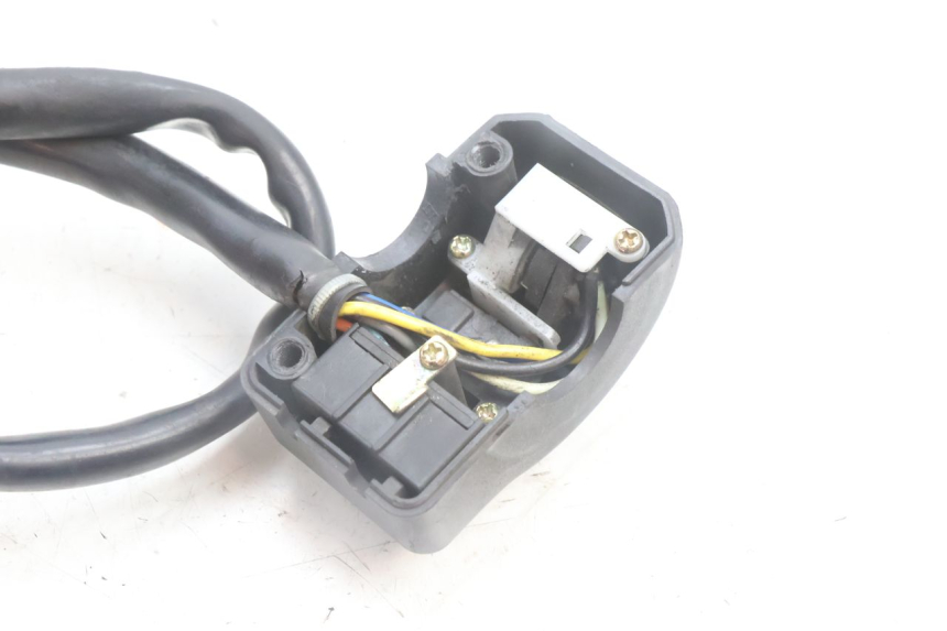photo de LEFT HANDLEBAR SWITCH PEUGEOT KISBEE 4T 50 (2010 - 2017) - Technical close-up