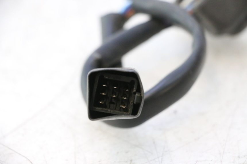 photo de LEFT HANDLEBAR SWITCH PEUGEOT KISBEE 4T 50 (2018 - 2022) - Zoom on usage condition