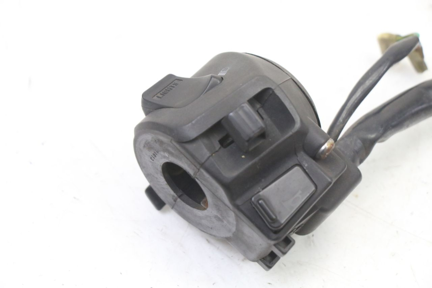 photo de LEFT HANDLEBAR SWITCH KYMCO DINK STREET 125 (2009 - 2014) - Zoom on usage condition