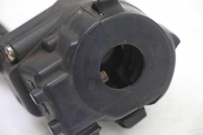 photo de LEFT HANDLEBAR SWITCH KYMCO DINK STREET 125 (2009 - 2014) - Fixing points details