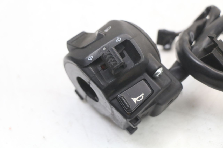 photo de LEFT HANDLEBAR SWITCH KYMCO X-TOWN XTOWN 125 (2016 - 2021) - Component detail