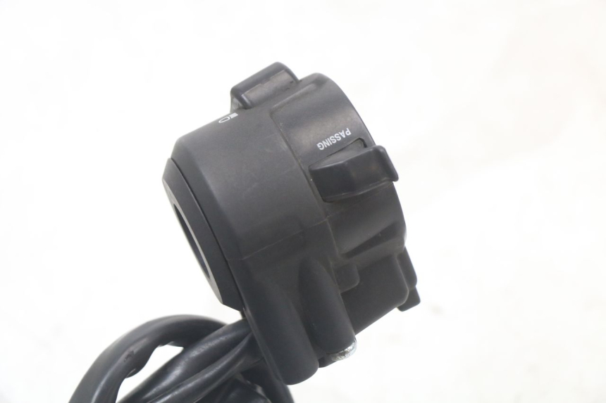 photo de LEFT HANDLEBAR SWITCH KYMCO X-TOWN XTOWN 125 (2016 - 2021) - Technical close-up