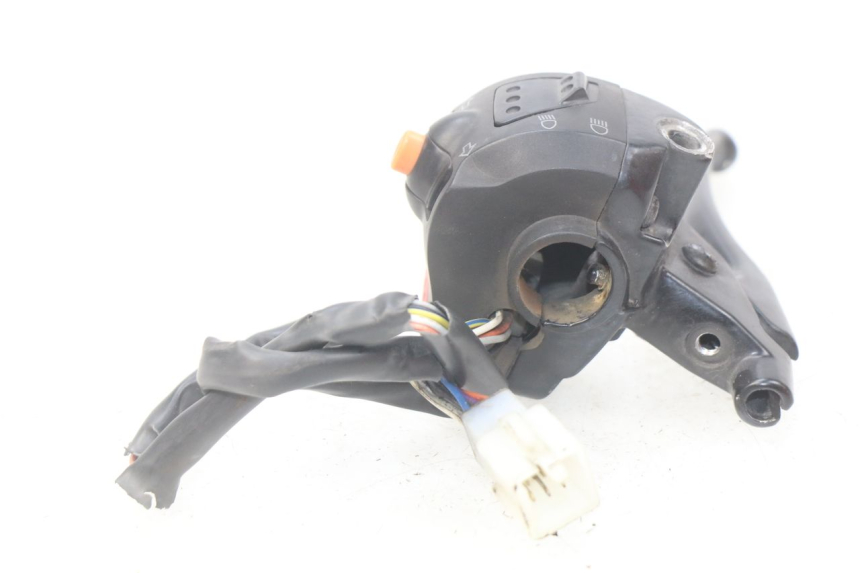 photo de LEFT HANDLEBAR SWITCH PEUGEOT LUDIX 2 PRO 4T 50 (2008 - 2013) - Fixing points details