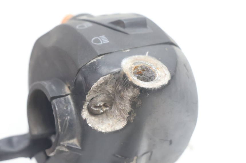 photo de LEFT SWITCH PEUGEOT LUDIX BLASTER 50 (2006 - 2014) - Fixing points details