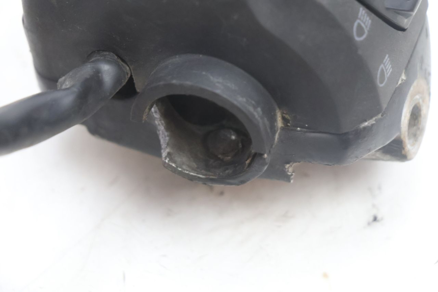 photo de LEFT SWITCH PEUGEOT LUDIX BLASTER 50 (2006 - 2014) - Surface and material condition