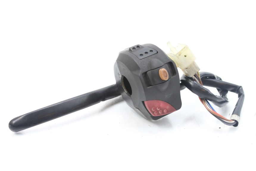 photo de LEFT HANDLEBAR SWITCH PEUGEOT LUDIX 50 (2008 - 2017) - Fixing points details