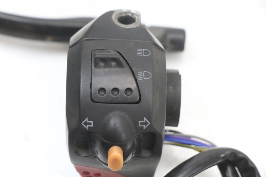 photo de LEFT HANDLEBAR SWITCH PEUGEOT LUDIX 50 (2005 - 2007) - Alternative perspective