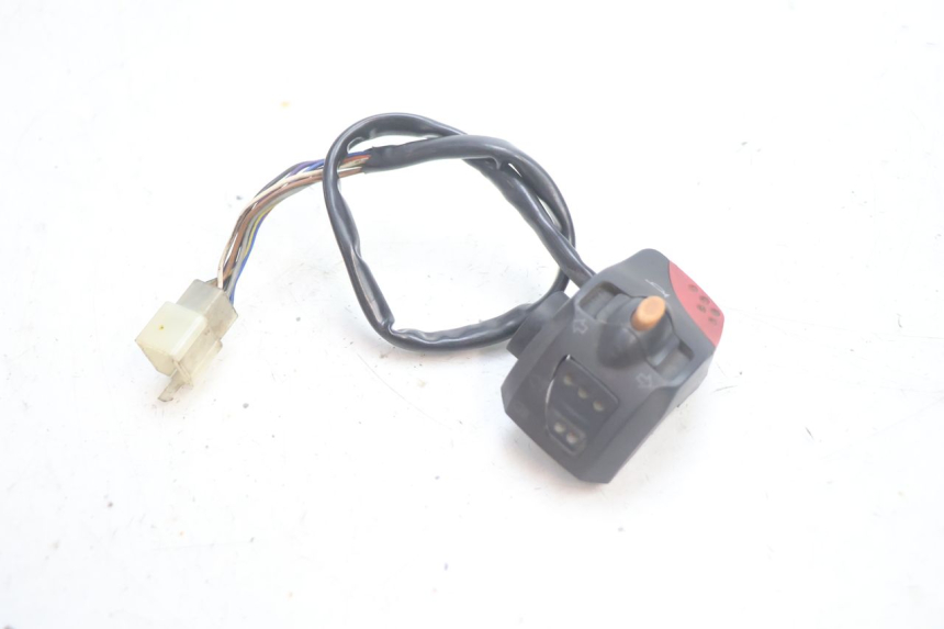 photo de LEFT HANDLEBAR SWITCH PEUGEOT LUDIX 50 (2005 - 2007) - Zoom on usage condition