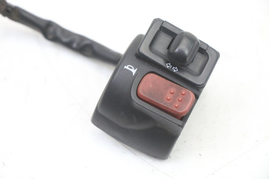 photo de LEFT SWITCH MBK BOOSTER NEXT GENERATION 50 (1995 - 1998) - Zoom on usage condition