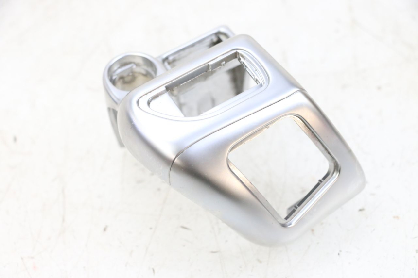 photo de LEFT SWITCH PIAGGIO MP3 HPE 300 (2019 - 2026) - Fixing points details