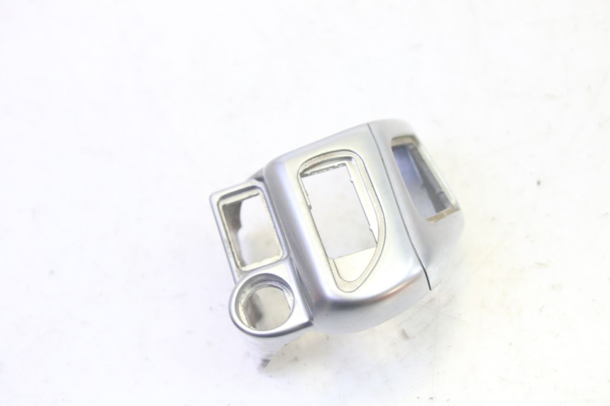 photo de LEFT SWITCH PIAGGIO MP3 RL 250 (2006 - 2010) - Zoom on usage condition