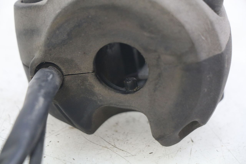 photo de LEFT HANDLEBAR SWITCH GILERA NEXUS 125 (2007 - 2009) - Zoom on usage condition