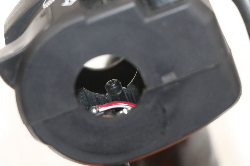 photo de LEFT SWITCH KAWASAKI NINJA 400 (2018 - 2023) - Technical close-up