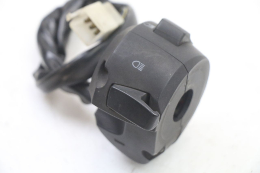 photo de LEFT HANDLEBAR SWITCH PEUGEOT CITYSTAR 125 (2011 - 2017) - Fixing points details