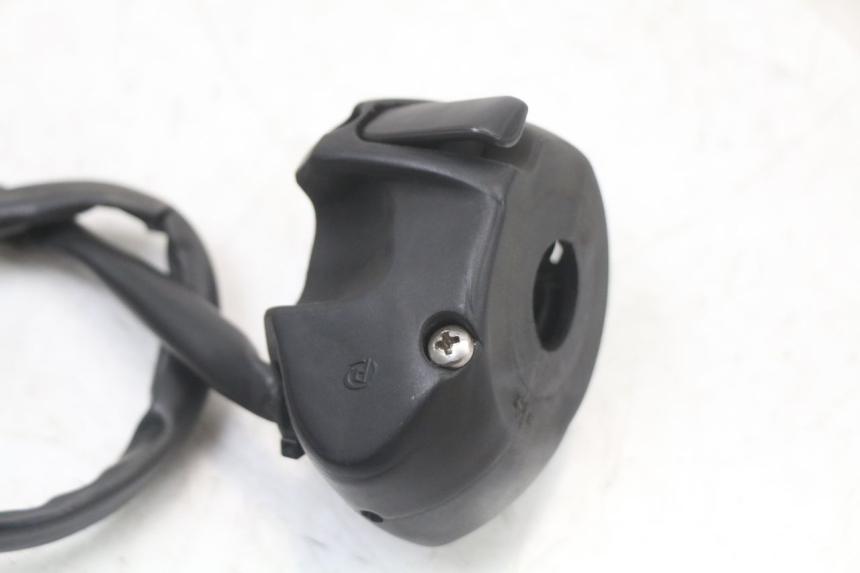 photo de LEFT HANDLEBAR SWITCH PEUGEOT ELYSTAR 50 (2002 - 2014) - Fixing points details