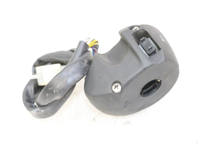 photo de LEFT SWITCH PEUGEOT SATELIS 125 (2013 - 2018) - Alternative perspective