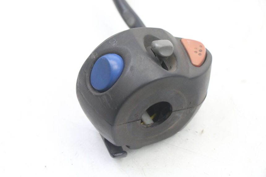 photo de LEFT HANDLEBAR SWITCH PEUGEOT TKR TREKKER FURIOUS 50 (2005 - 2014) - Alternative perspective