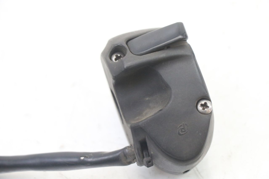 photo de LEFT HANDLEBAR SWITCH PEUGEOT TKR TREKKER FURIOUS 50 (2005 - 2014) - Product overview