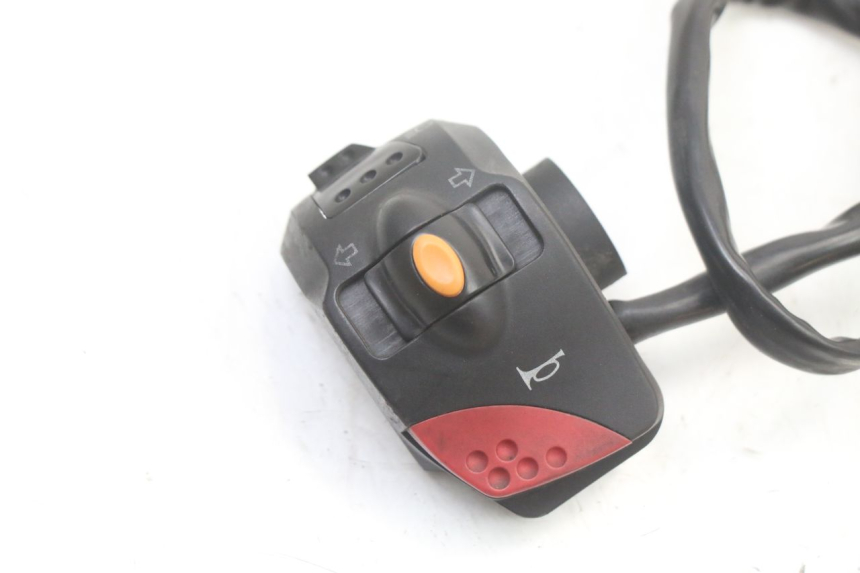 photo de LEFT SWITCH PEUGEOT TREKKER TKR 50 (2005 - 2014) - Component detail