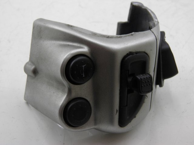 photo de LEFT SWITCH PIAGGIO BEVERLY 125 (2005 - 2007) - Technical close-up