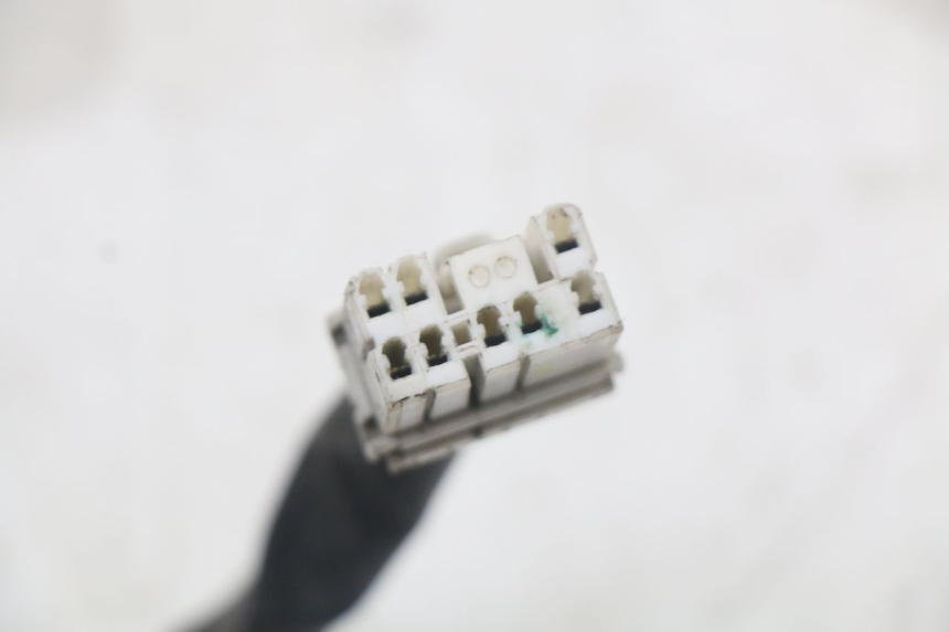 photo de LEFT SWITCH PIAGGIO BEVERLY 125 (1998 - 2005) - Surface and material condition