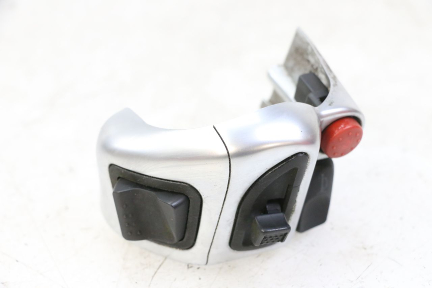photo de LEFT HANDLEBAR SWITCH PIAGGIO MP3 125 (2006 - 2014) - Alternative perspective