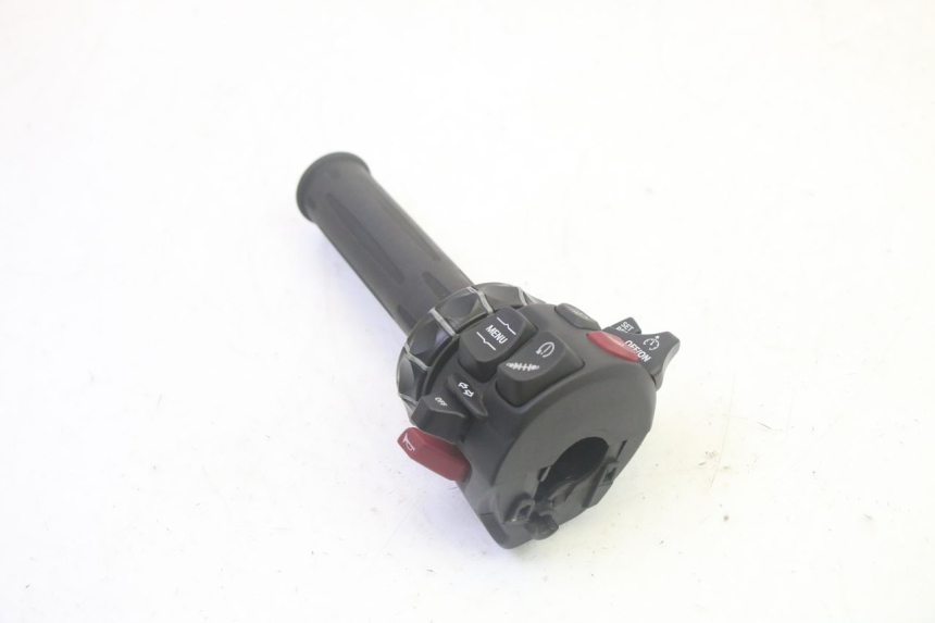 photo de LEFT SWITCH BMW R GS 1250 (2021 - 2024) - Technical close-up