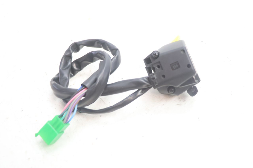 photo de LEFT SWITCH JM MOTORS R-MAX TECH 50 (2024 - 2026) - Technical close-up