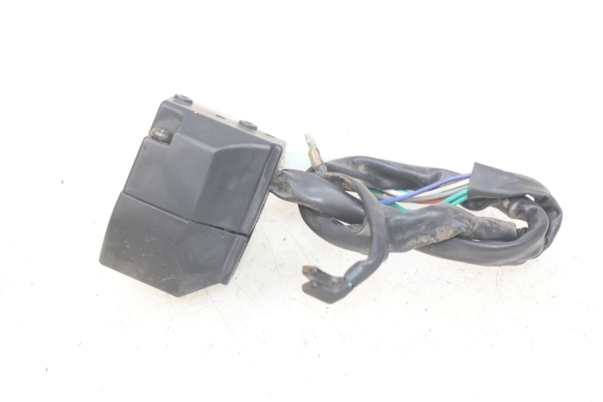 photo de LEFT HANDLEBAR SWITCH YAMASAKI RAPTOR 50 (2013 - 2018) - Zoom on usage condition
